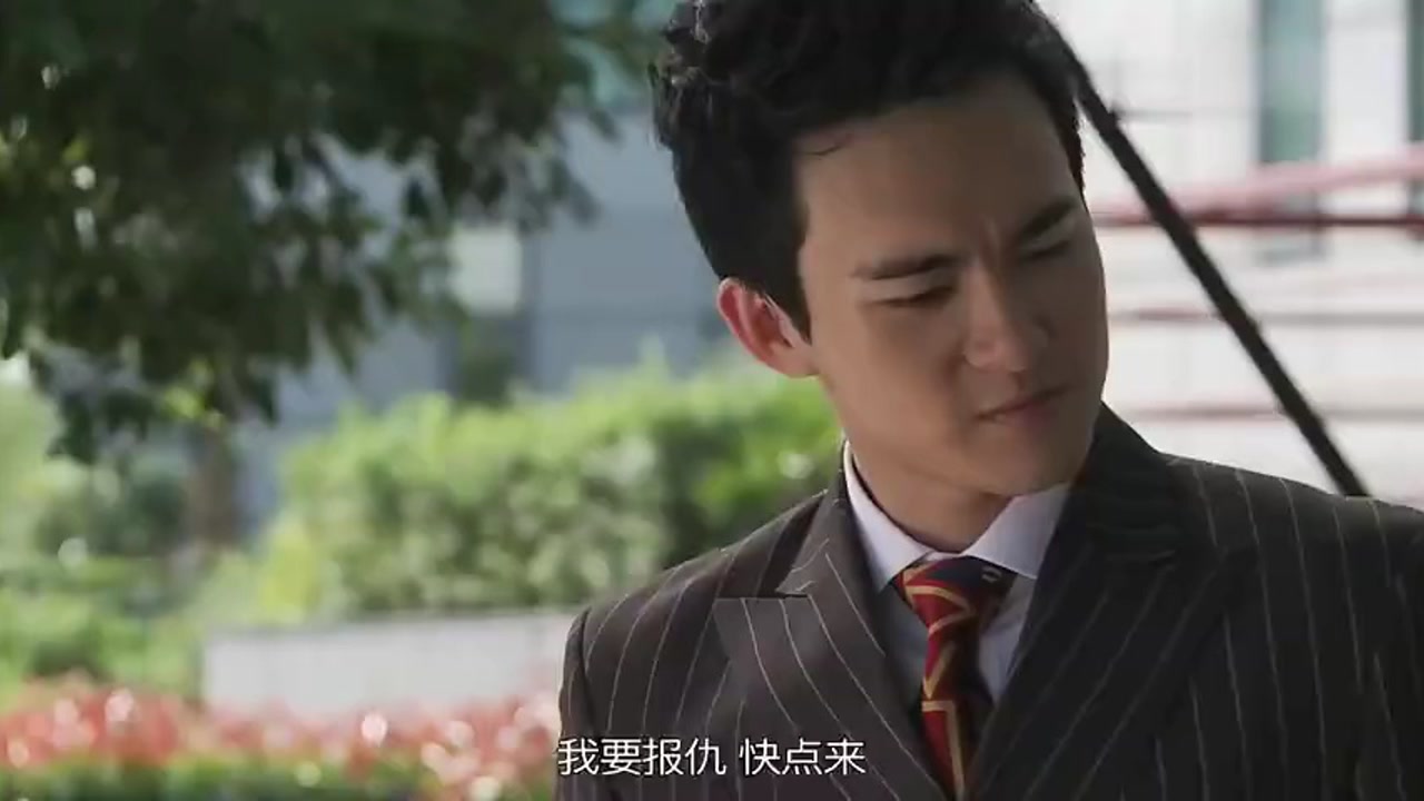 铠甲勇士铠传:柯胜真是脆弱,只是变成了欧克瑟,就自己跳崖了