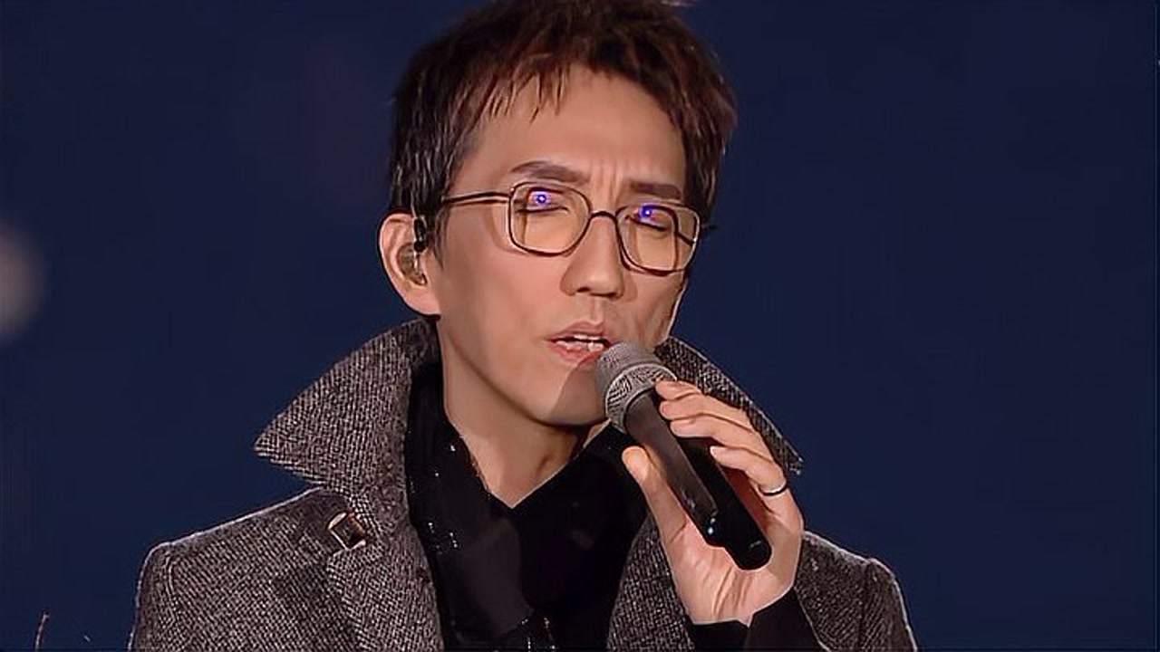 林志炫歌手封神之作!《没离开过》真假音转换,这才叫实力丨