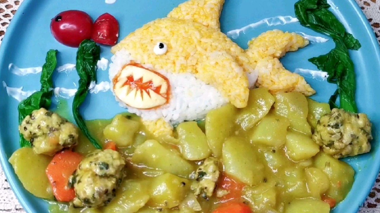 儿童餐一只小鲨鱼米饭拼盘!