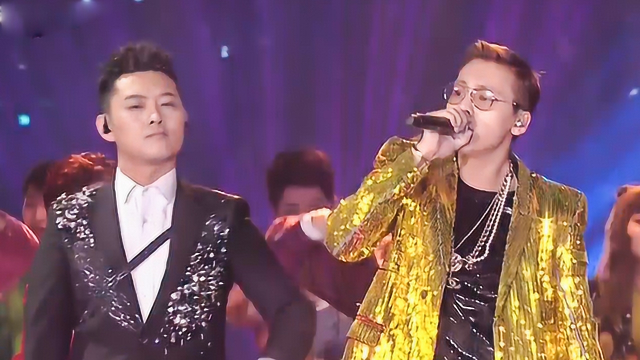 陈伟霆和董宝石gem合唱全民神曲《野狼disco》,一起画龙画彩虹嗨翻