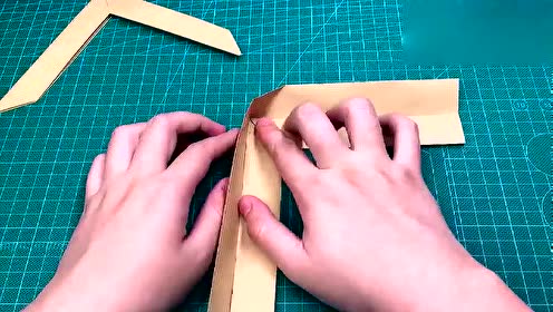 折纸古代武器回旋镖,扔出去可以自己飞回来,厉害了!