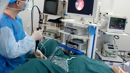 104输尿管软镜输尿管多发结石钬激光碎石取石