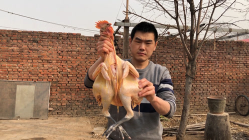 上传者:乡土小峰时 间:2021-01-22儿媳妇带公婆去吃地锅鸡,柴鸡排骨