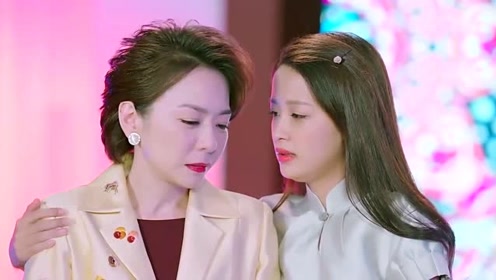 老绣掌当众宣布金依蓓是金缕阁新一代的绣掌,这是大快人心