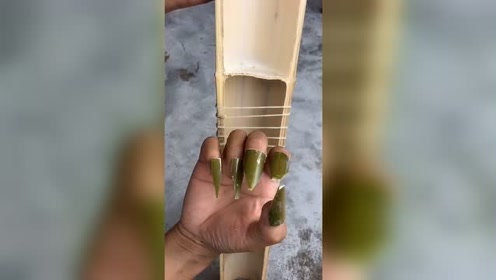 教你们用竹子做一个简易的乐器,这个声音很好听