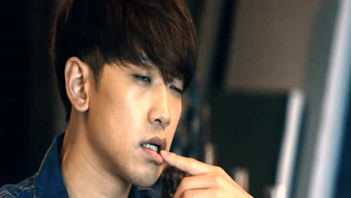 徐承勋看着邢露的照片入神,犯花痴了