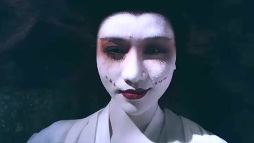 两个人都吃了西王母的长生不老药,只有霍玲变成禁婆