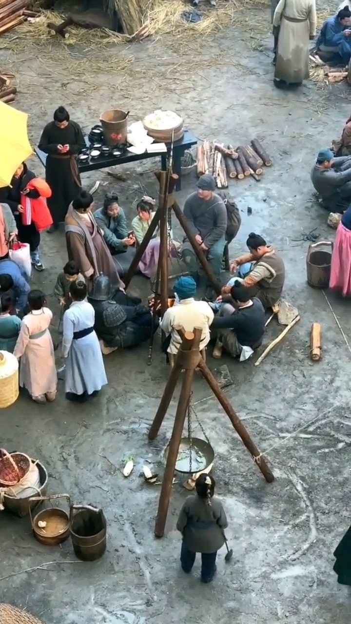 古装片里的难民是这样子的