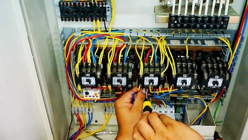 电工不怕文化低,你会查故障,就算是去工地干活,工资也不会太低