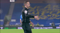 英超-英斯争议点球制胜，南安普顿2-1逆转布莱顿