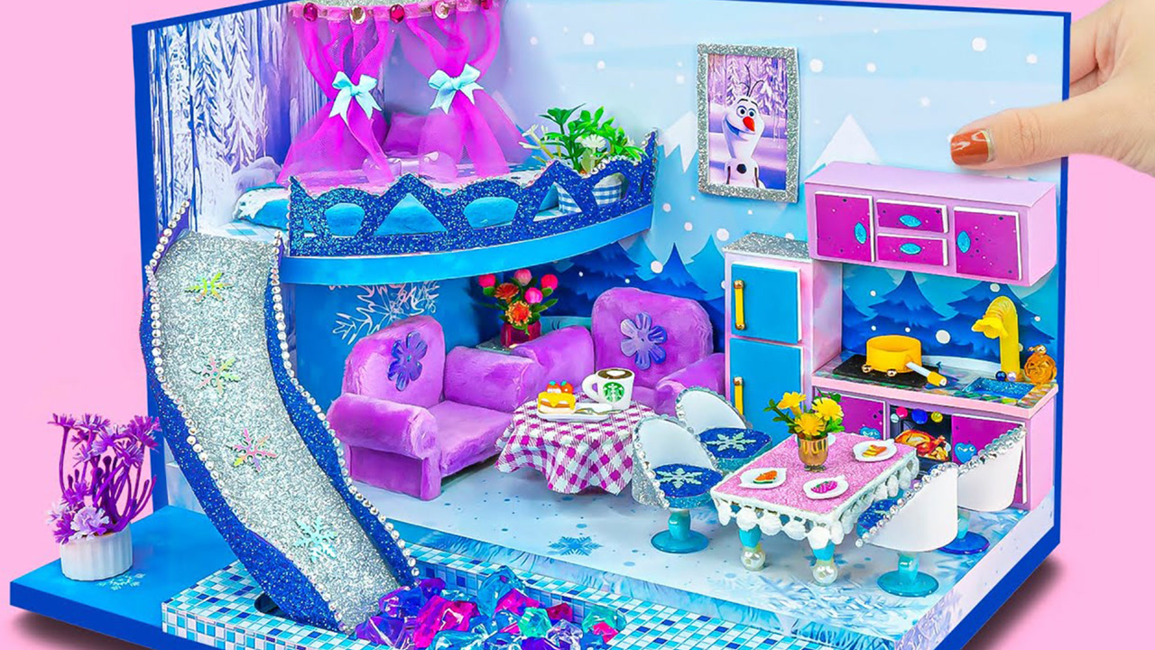 哇!好华丽的蓝色主题大房子,难道是艾莎公主的住所?