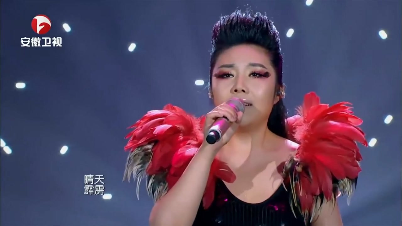 纪敏佳演唱《口是心非》,嗓音爆发力极强,感染现场观众|歌狂