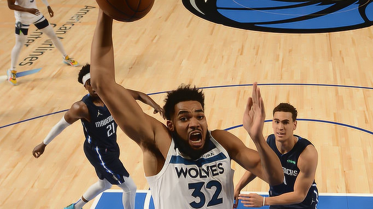 22日NBA十佳球 罗宾逊鹰击长空飞越暴扣欧克帕拉刚柔并济肆虐内线