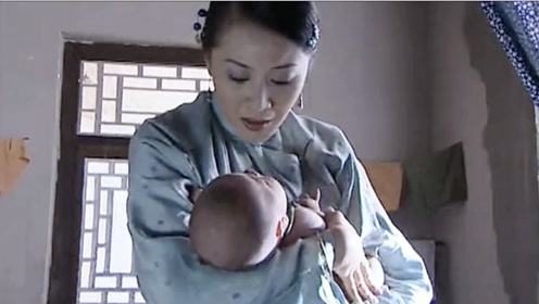《小兵张嘎》李仙花为救八路军婴儿,用自己孩子去换,看哭了