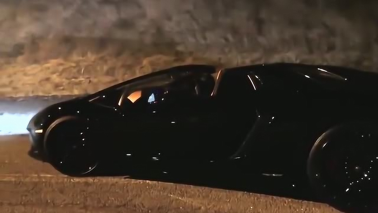 司机轰油门,好奇的可以来看看这个视频,还是挺好的!