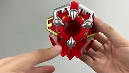 铠甲勇士铠传玩具:炎龙召唤器真是太厉害了!好有趣啊!