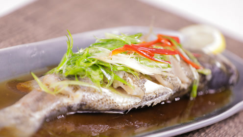 原来酒店蒸鱼用的三丝是这样切的,长见识了!快收藏起来