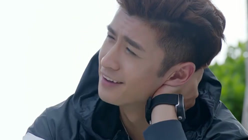 神犬小七:美女教导孩子,张云龙一旁露出迷人微笑,我被帅哭了