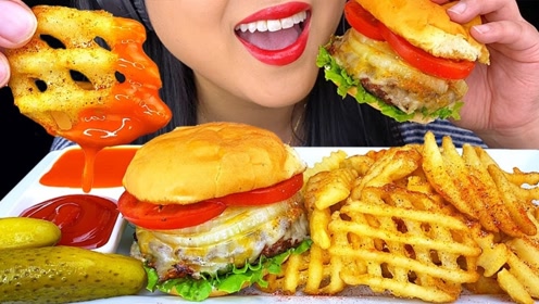 吃播:小姐姐吃汉堡包,咀嚼音真好听