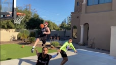 真的太像了！国外模仿帝模仿NBA经典双星配合