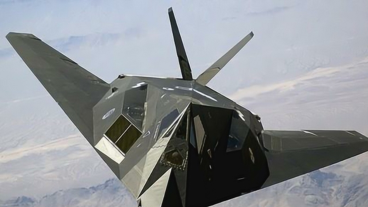 它是全球第一款隐身战斗机,现如今退役后再现身,是什么原因?