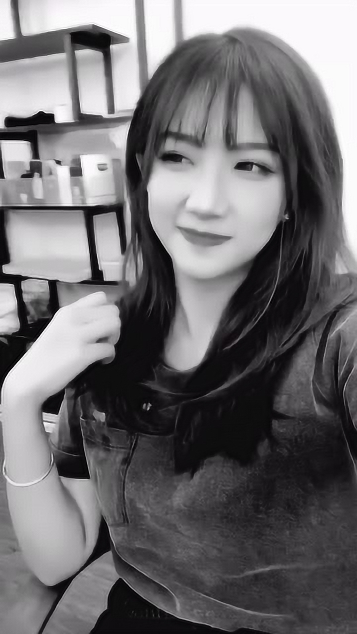 网红小姐姐钟婷还会特异功能听完她的解释,网友:这波操作很皮