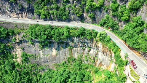湖北五峰千丈岩