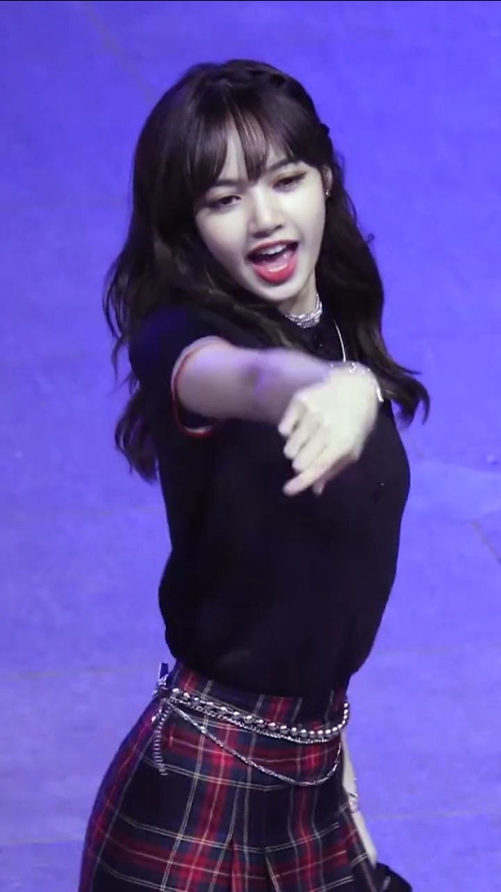 lisa手指着人,也太不礼貌了