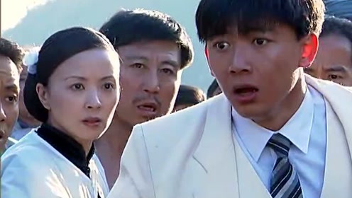 影视云水间电视剧:星火0:02:48姑娘为得到穷小子,竟然为爱主动出击,吃