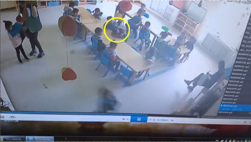 网传幼童在幼儿园呕吐 趴半小时后不幸身亡 官方:公安部门已介入