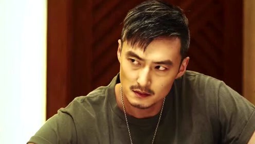 潘子对小三爷是真爱了,为了保护小三爷哪怕豁出命都行,感动到了!