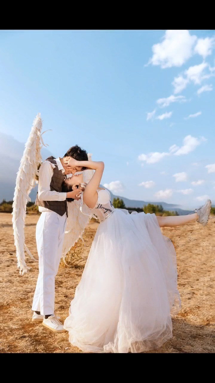 拍婚纱照摄影小哥带你解锁高难度动作,办法总比困难多!#婚纱照 #花絮