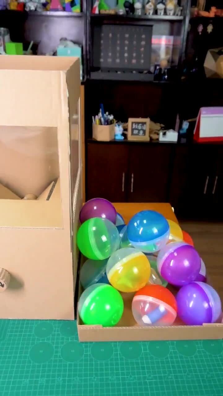 自制纸板扭蛋机,看看里面能开出什么好东西?