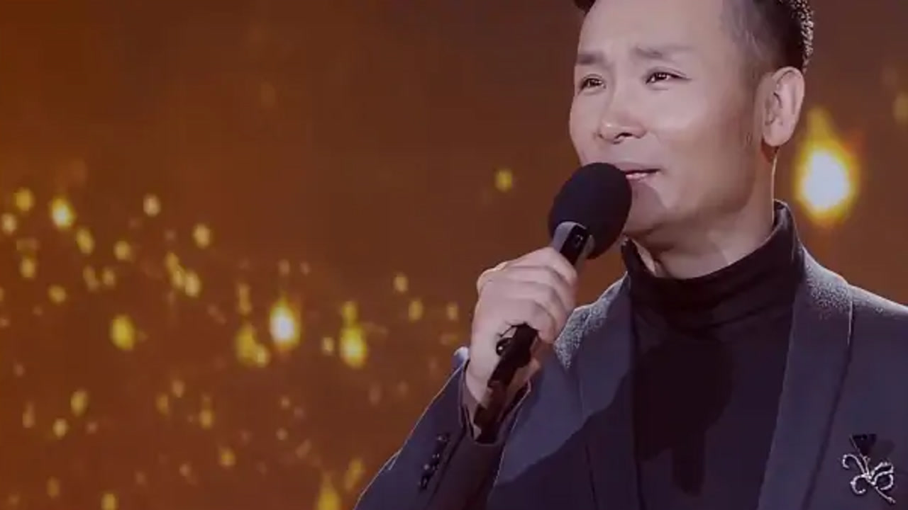 太催泪了!刘和刚一首《父亲》感人肺腑,不知听哭多少孝顺儿女!