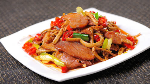 腊肉炒茶树菇