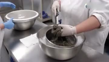食物真相：名贵鱼子酱是怎么制作的？