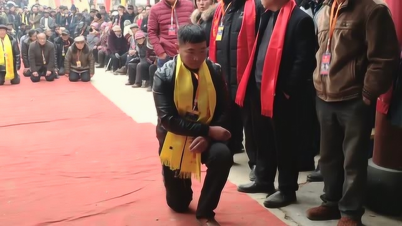 三叩九拜(三叩九拜是什么意思)