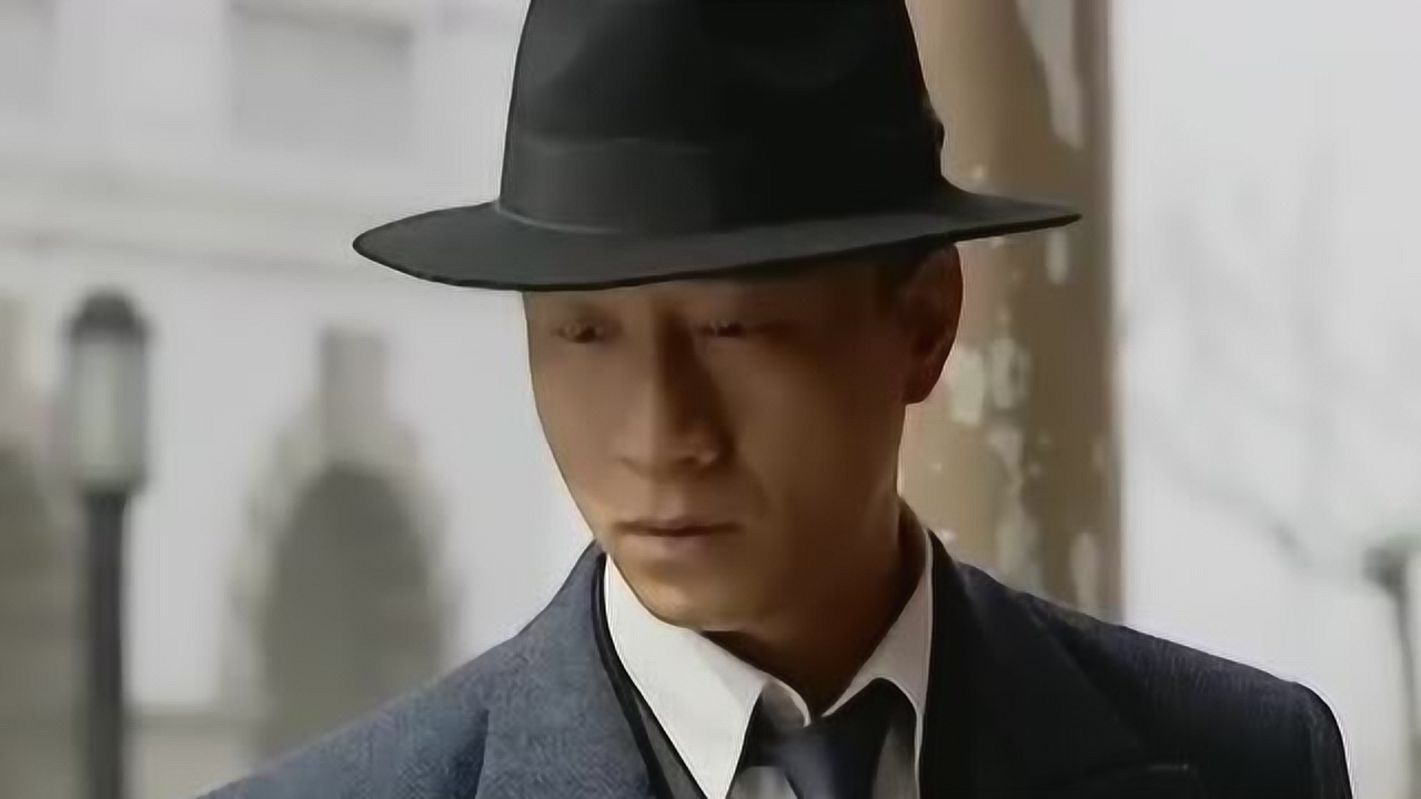 刀锋1937:郑树森看见男子脖子上的印记,似乎想起些什么!