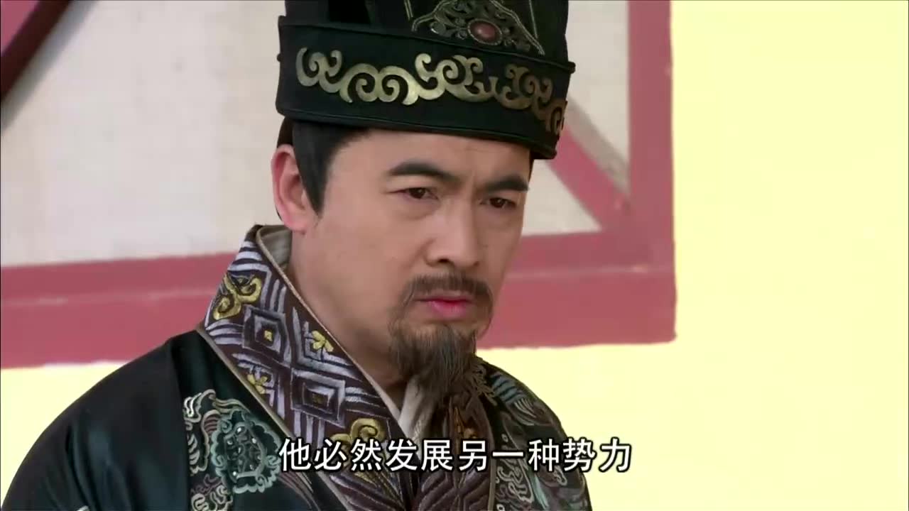 两位大人闲聊,正在说王佑仁坏话,结果王佑仁正好从后面走过来