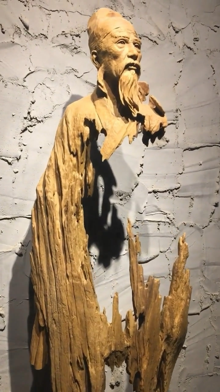 是你让我明白朽木也可以雕,而且可以成为艺术品