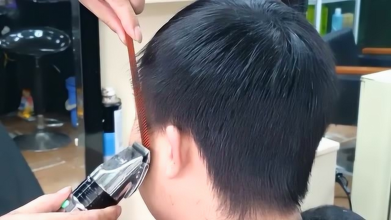 今夏男生短碎发这样剪,简单好整理吹干就有型