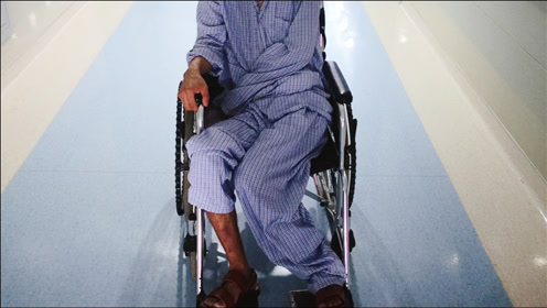 脑中风后偏瘫患者,该如何康复训练,是不是越早下地走路越好?