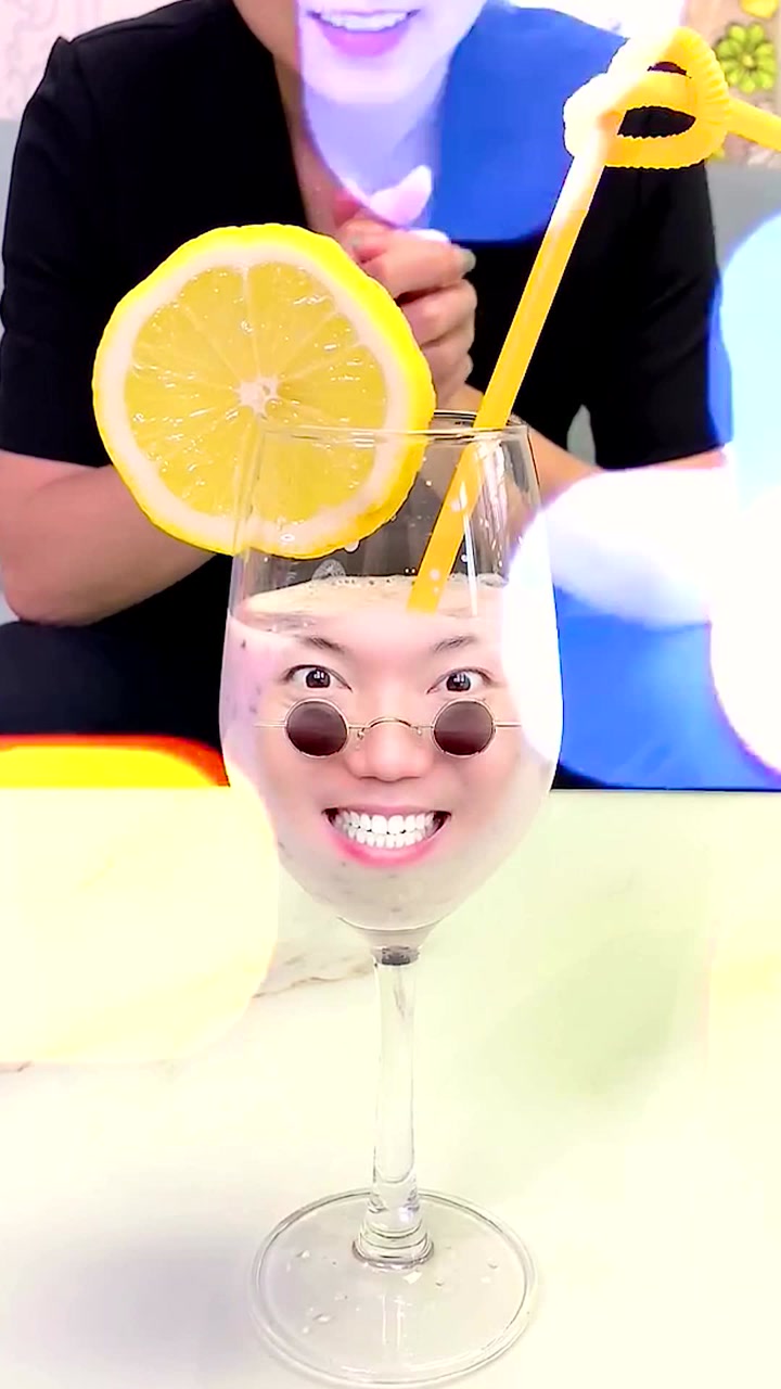 百变君:今天我变成了一杯果汁