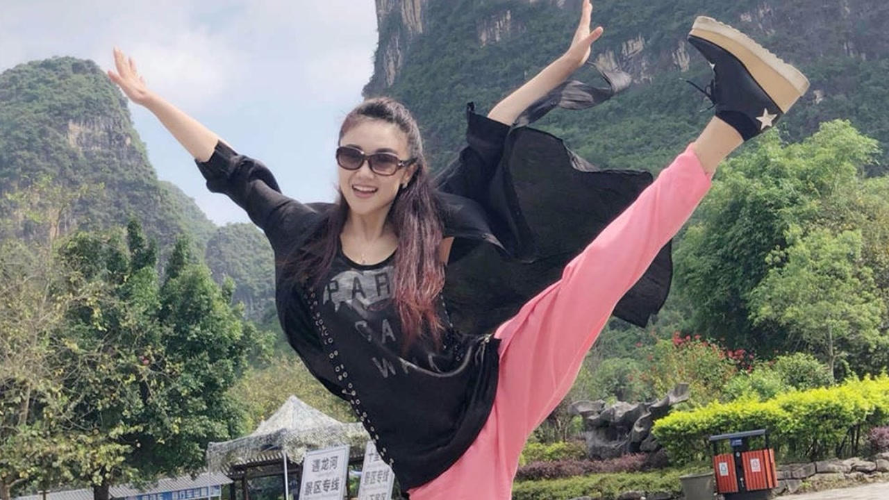 玖月奇迹最好听的一首歌被王小玮脚上功夫征服了一踩一弹嗨爆全场