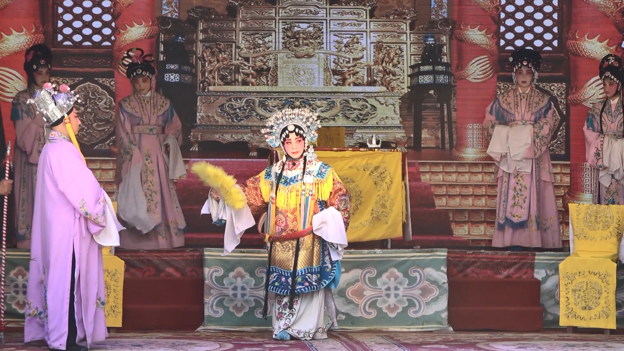 秦腔《忠保国》,舒缓美妙的登殿曲,惟妙惟肖的表演让人陶醉其中