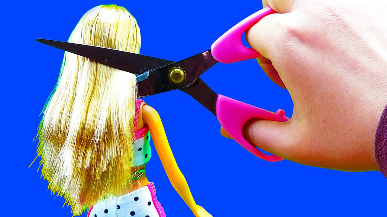 芭比娃娃想要挑战新发型,最终会不会很好看呢?