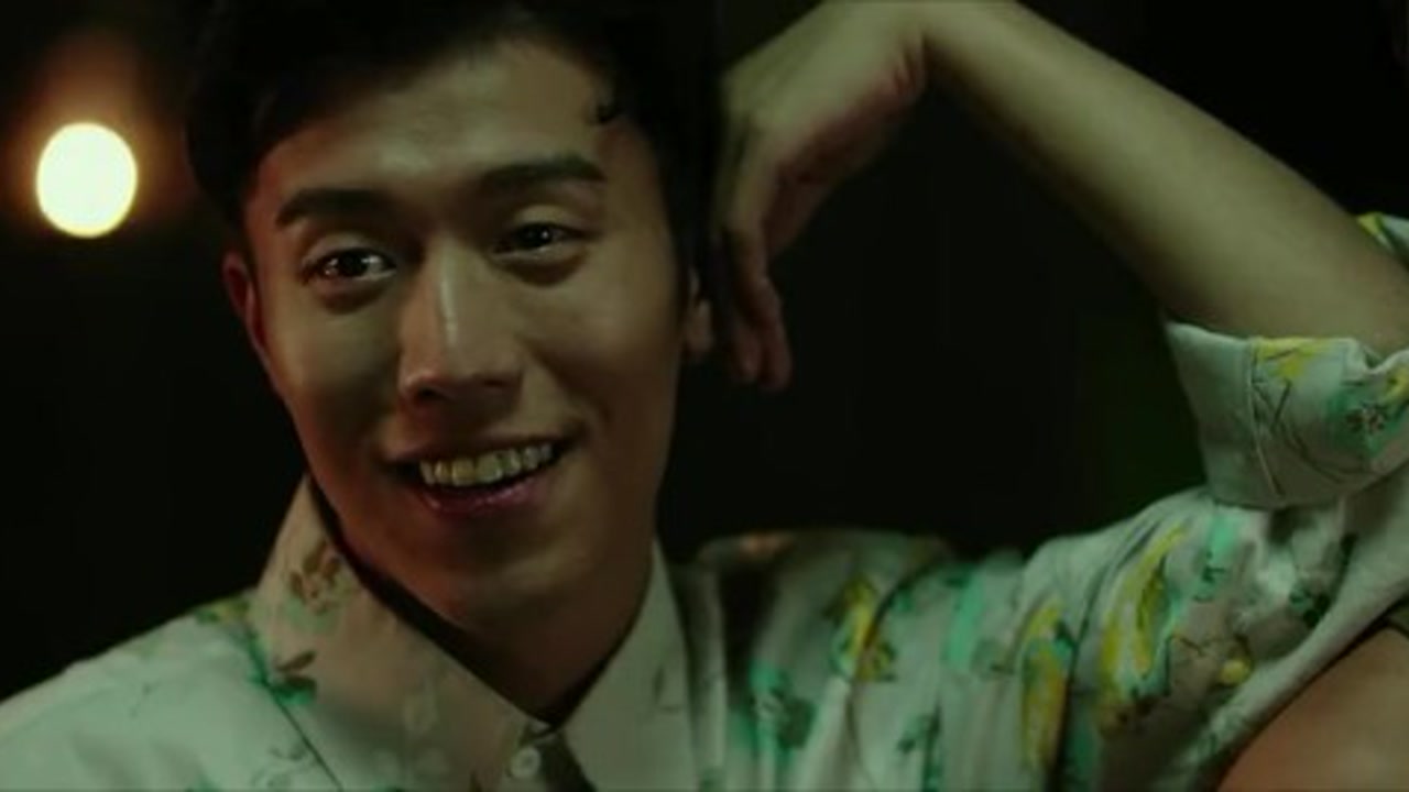 青禾男高:荆浩英雄救美,柳禾对他好感倍增,这个笑容太迷人了