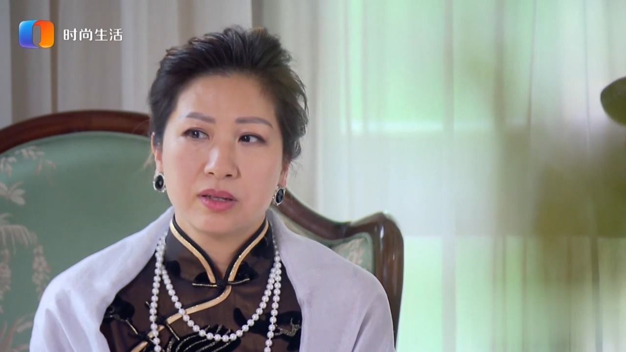 一个农村女成了有钱人的太太,最后还成了杀人嫌疑犯丨冷暖人生