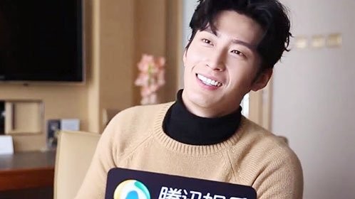 《入戏》第48期 窦骁专访：《海上牧云记》里最想演硕风和叶，我就喜欢夸父斧，特别牛！_九州·海上牧云记