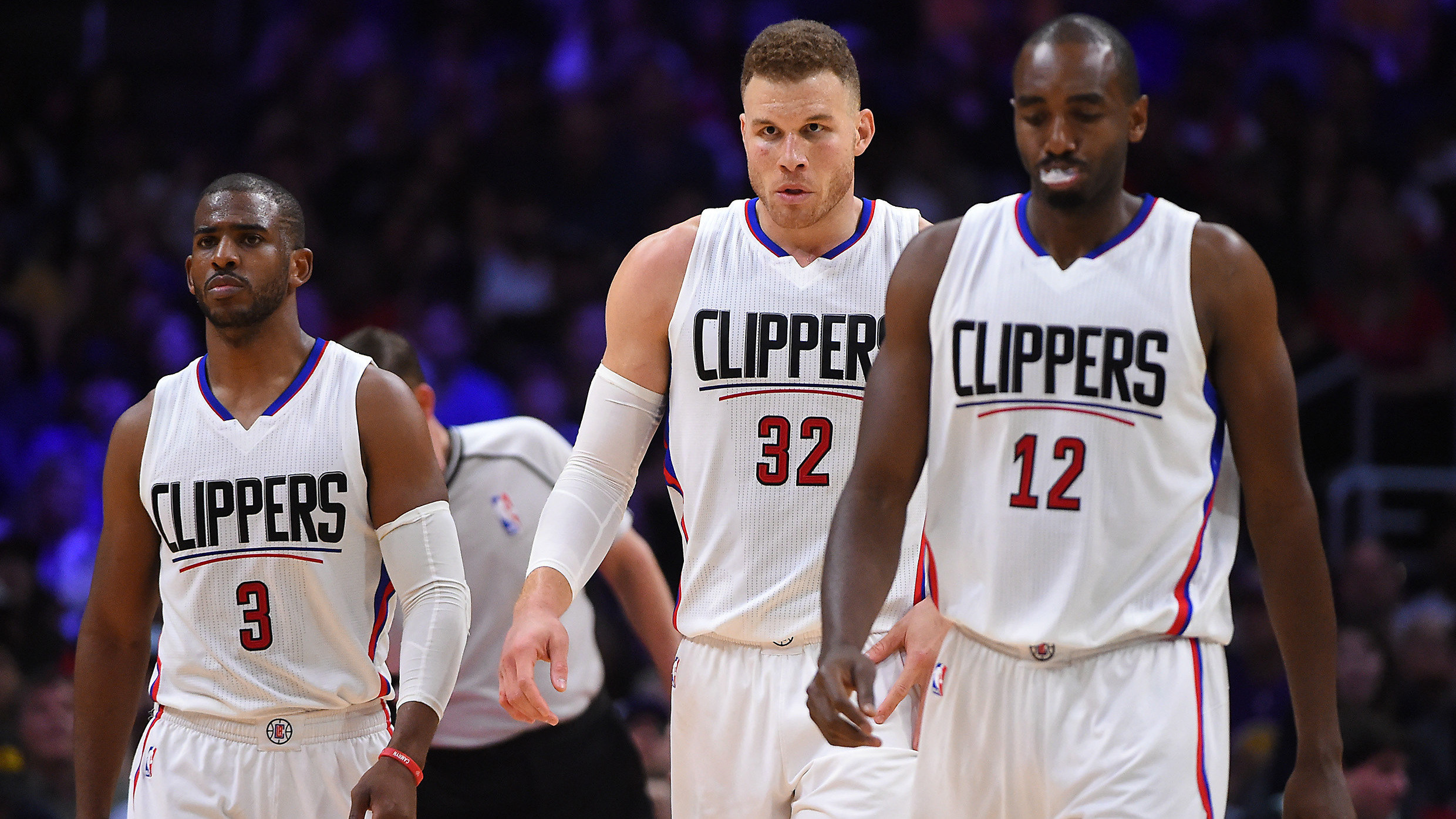 《nba快报》2日nba快报 快船力克湖人赢德比双枪60分开拓者射穿太阳